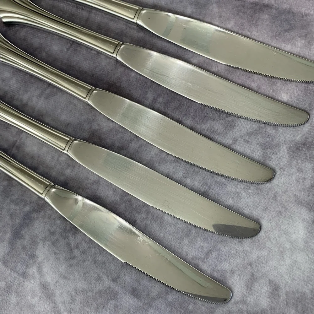 Oneida BANCROFT USA 5 Dinner Knives Glossy Stainless Steel Flatware